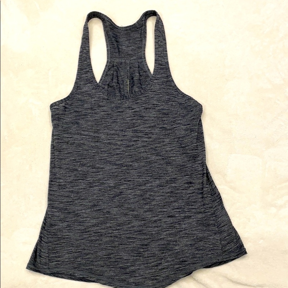 Lululemon running tank with vent - size 4/6